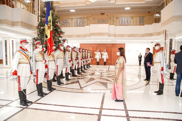 Ambassador Prof. Janitha Abeywickrema Liyanage Presents Credentials to President Maia Sandu of Moldova