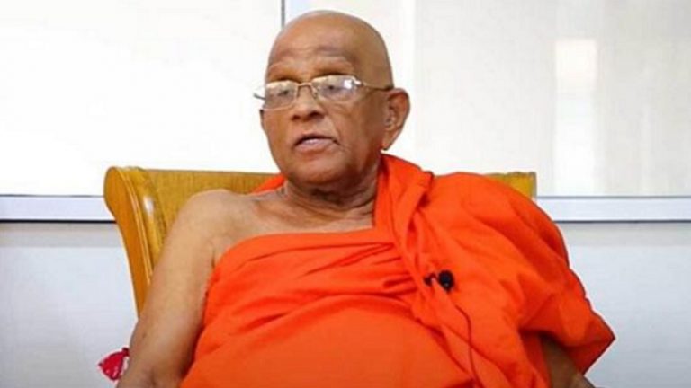 Students of Colombo Law Faculty show displeasure over Ven. Muruththettuwe Ananda Thero (VIDEO)