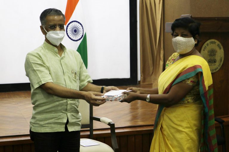 Indian High Commission felicitates Sri Lankan staff