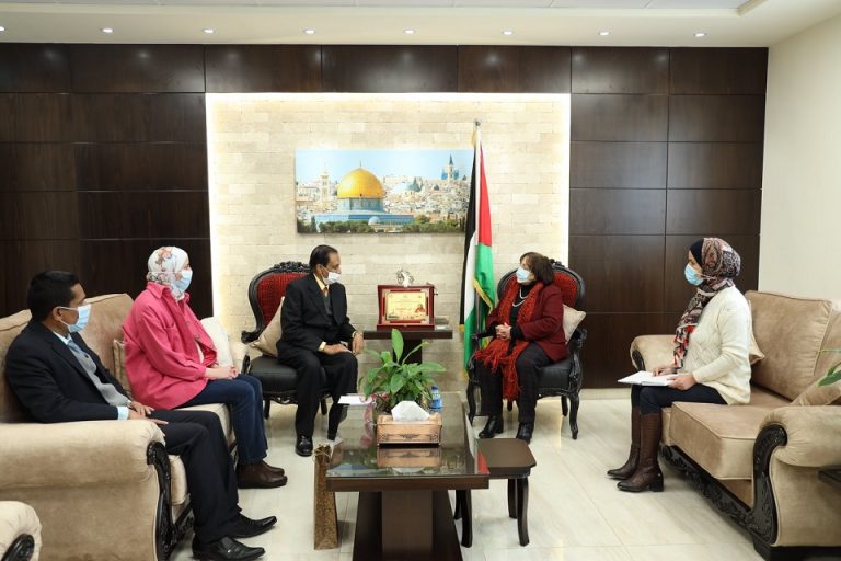 Sri Lankas Representative to Palestine meets with Minister of Health of the State of Palestine, Dr. Mai Al-Kailah