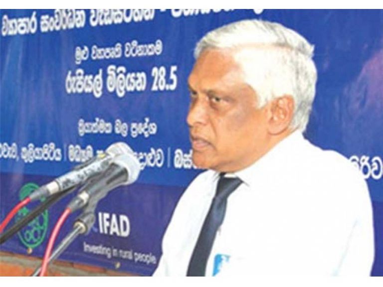 Former DGHS Dr. Athula Kahandaliyana dies of Covid