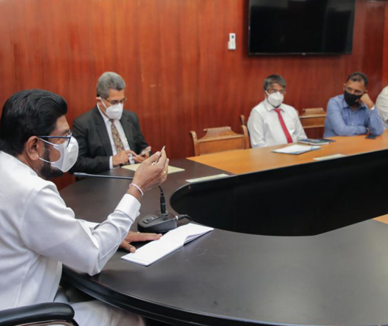 Plans to turn local government institutions into vaccination centers to accelerate the booster vaccination process