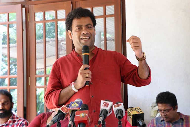 Everyone criticising government within must be removed: Indika Anuruddha