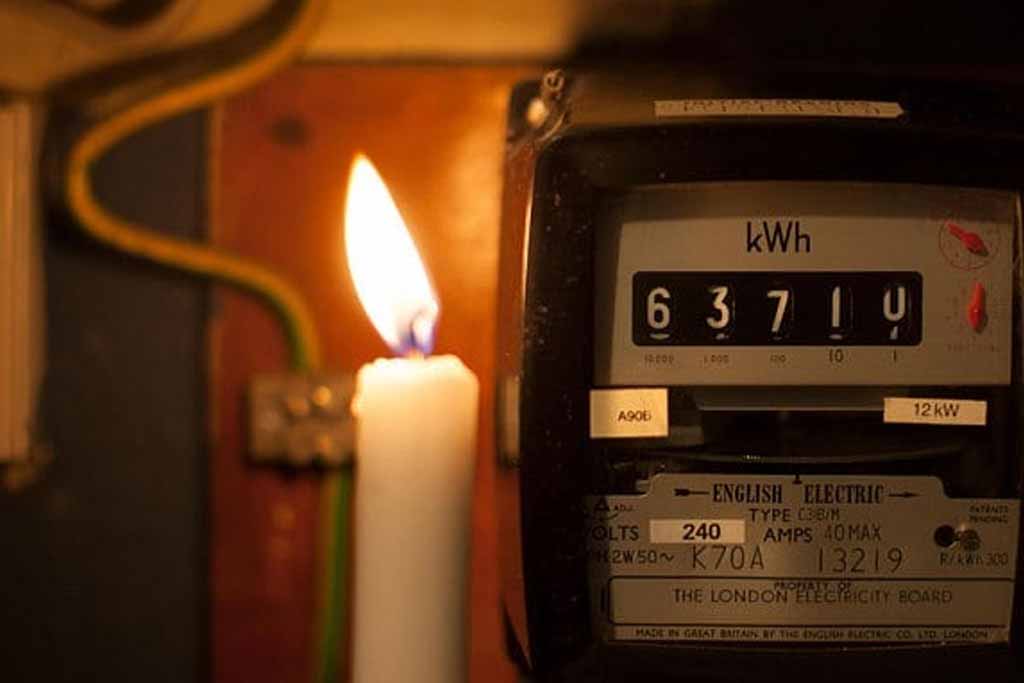 Why no power cuts in certain areas of Colombo? Power-cut-1001-1
