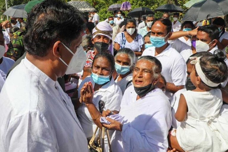 Rulers who ask people to make sacrifices enjoy luxuries (VIDEO)