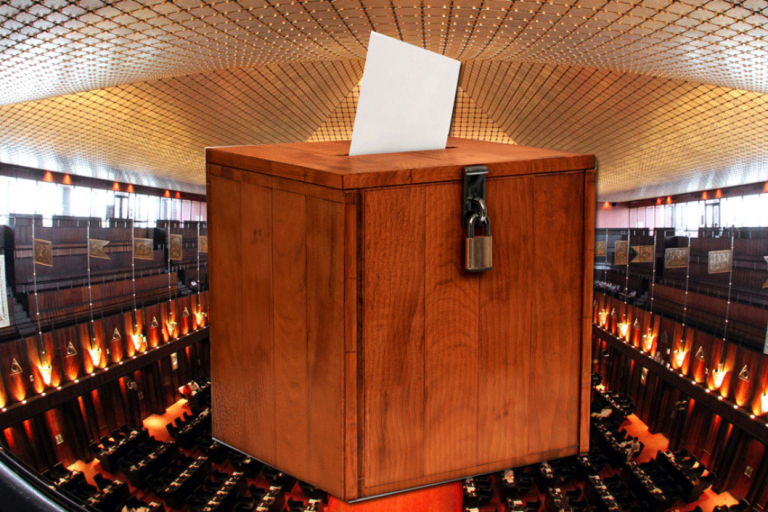 The no. of seats to be elected for each district in the general election revised!