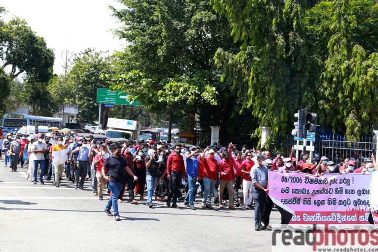 Health workers besiege Health Ministry – Riot Control called
