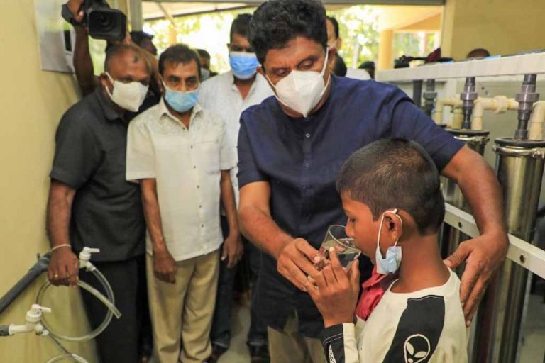 700 families in Nedigamwila receive Drinking Water by Opposition Leader (PHOTOS)