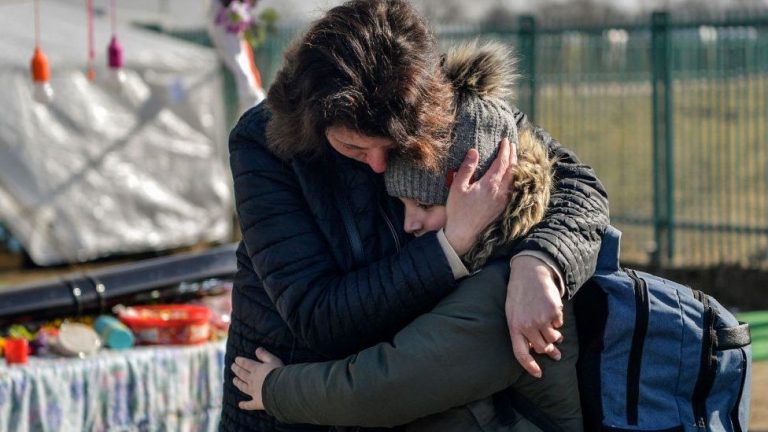 Ukraine war: UK households offered £350 a month for hosting refugees