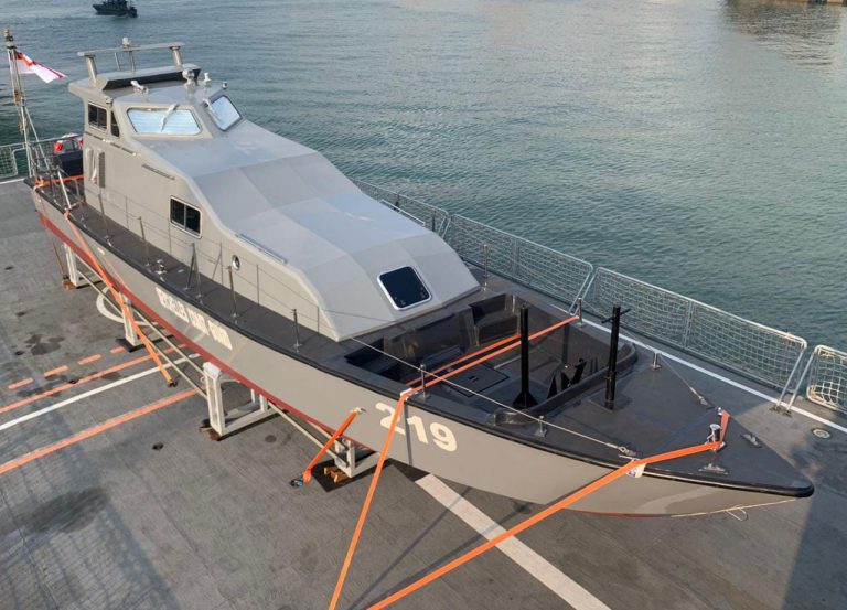 Indian Navy Ship Sharda arrives in Colombo