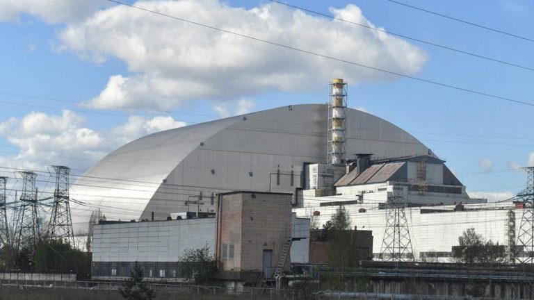 Ukraine war: Russian troops leave Chernobyl, Ukraine says