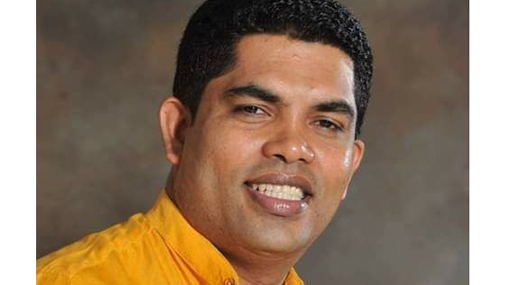 Shantha Bandara bursts into tears before Camera, begs not to protest in front of his house (VIDEO)