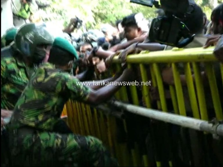 IUSF raids PM’s Residence (VIDEO)