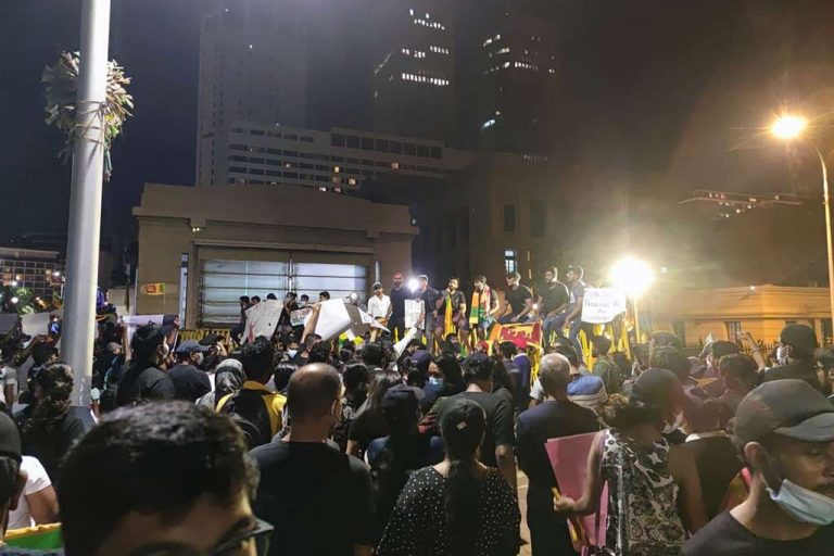 Night falls ahead of New Year, but people continue to protest (PHOTOS)