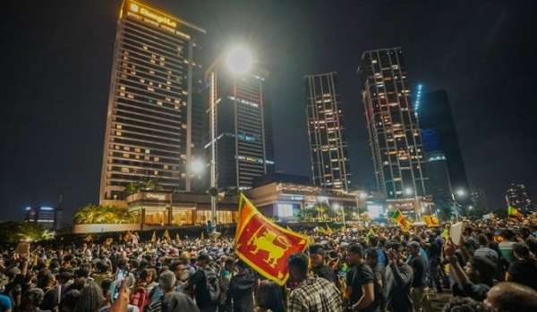 Under whose influence are the people who attacked the Galle Face protestors not arrested?