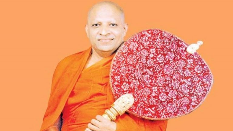 Chief Prelate of Malwathu Chapter bans visits from all politicians