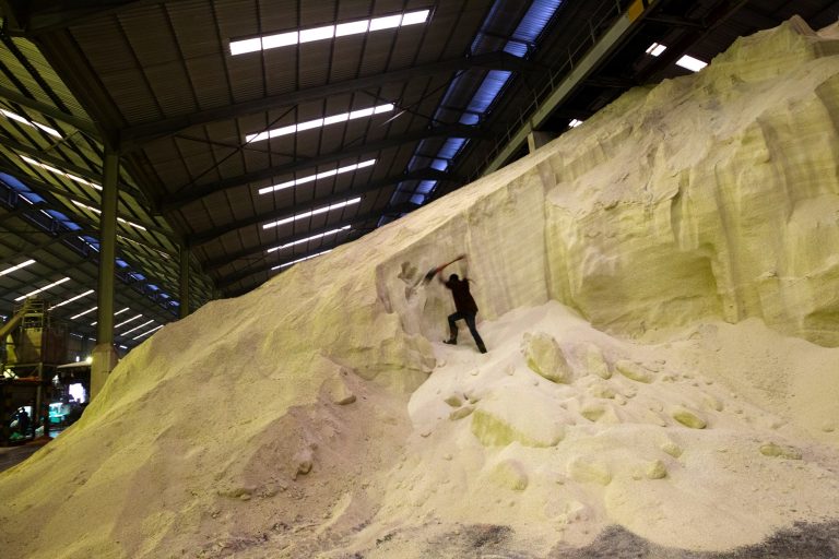 Global food crisis looms as fertilizer supplies dwindle