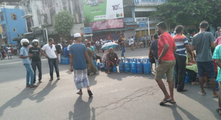 People protest demanding gas and kerosene