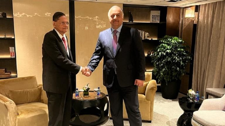 Foreign Minister Peiris attends 19th IISS Shangri-La Dialogue in Singapore