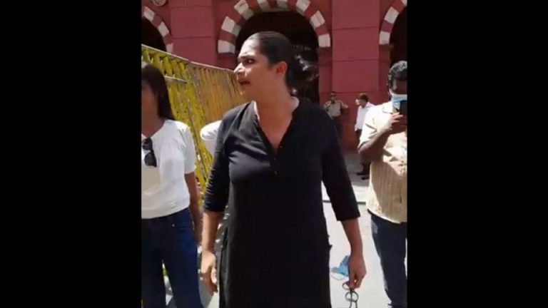 Tension arises as former MP Hirunika Premachandra arrives near President’s House (VIDEO)