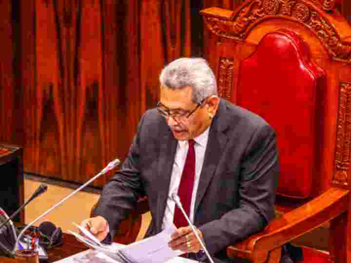 President arrives in Parliament