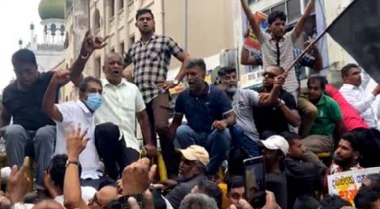 Protestors reach President’s Residence amidst all obstacles