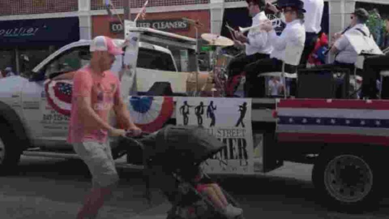 US Independence Day parade in Chicago disrupted by gunfire. Multiple people shot
