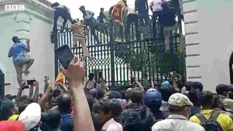 ‘Aragalaya’ not over – protesters continue demonstrations at President’s House