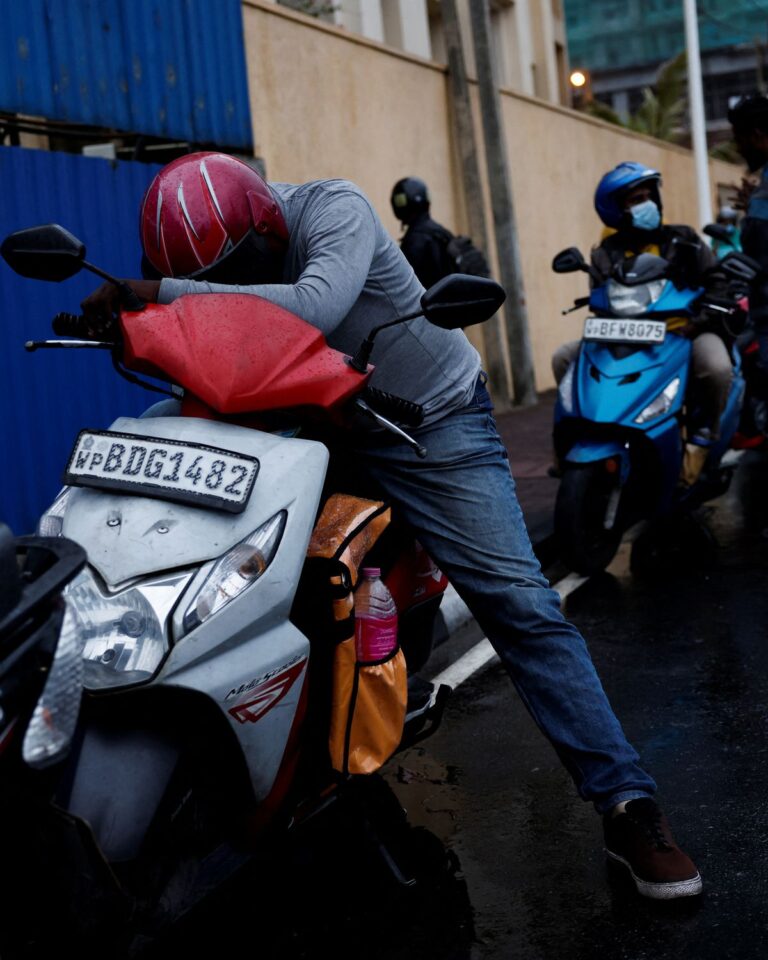 Govt  imports adequate fuel stocks via few new suppliers