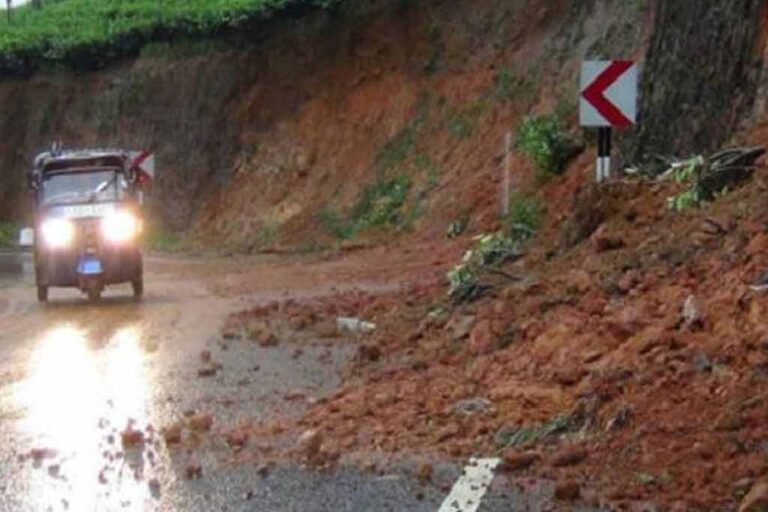 Landslide red notices issued to several areas!