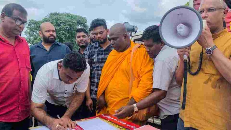 Mobile signature campaign against PTA! (PHOTOS)