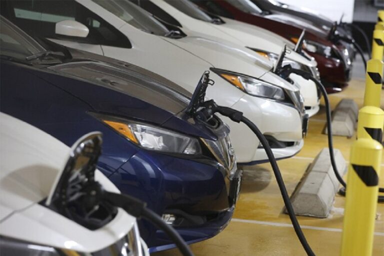 SL Govt: offers electric cars/ motorcycles, housing loans for migrant workers