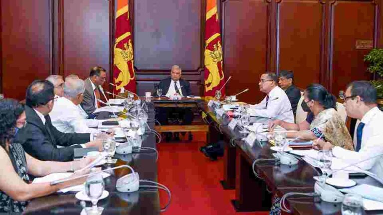 President emphasises need to immediately execute Singapore-Sri Lanka FTA!