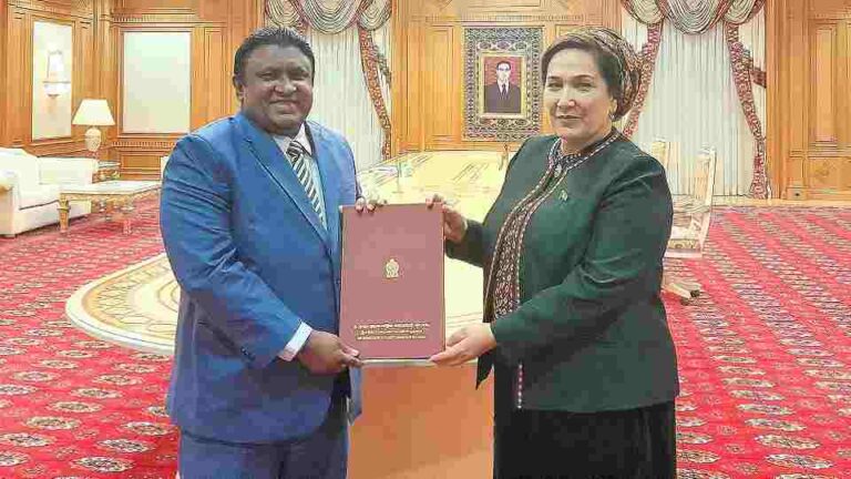 Ambassador Wishwanath Aponsu presents Letter of Credence to Chairperson of Mejlis of Turkmenistan Gülşat Mämmedowa