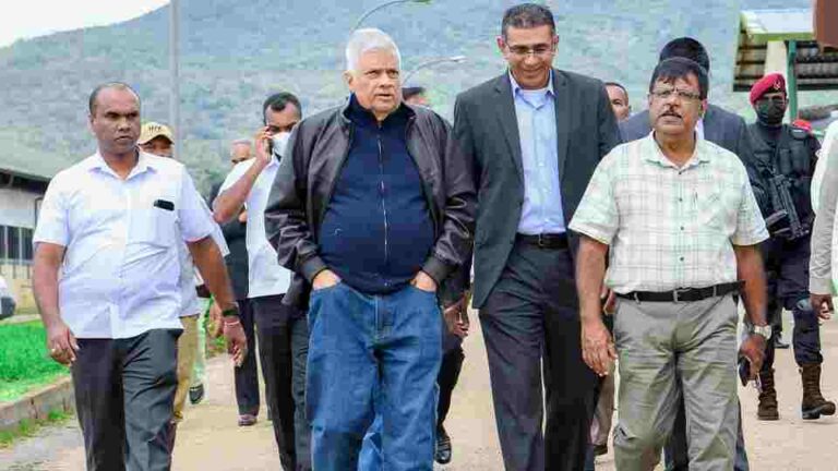 President on an observation tour at Ambewela Farm