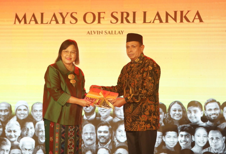 PRESIDENT AND PRIME MINISTER PRAISE ROLE MALAYS PLAYED IN NATION BUILDING OF SRI LANKA