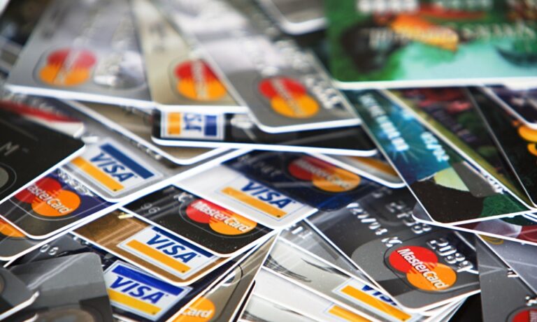 Sri Lanka credit card usage comes down in economic misery