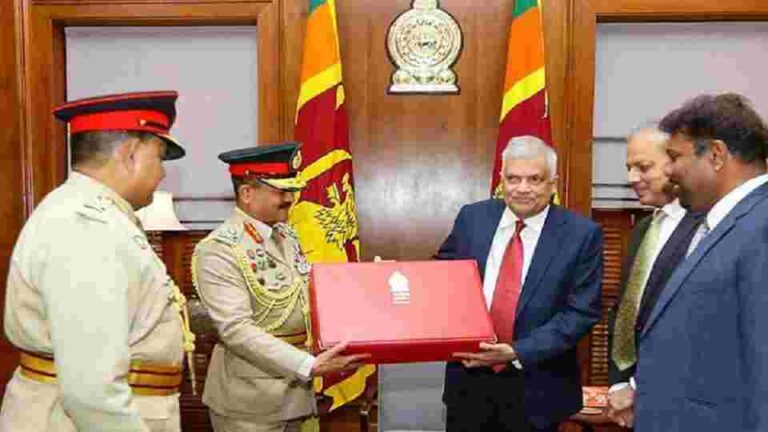 Army-designed Presidential Dispatch Bag handed over to President!