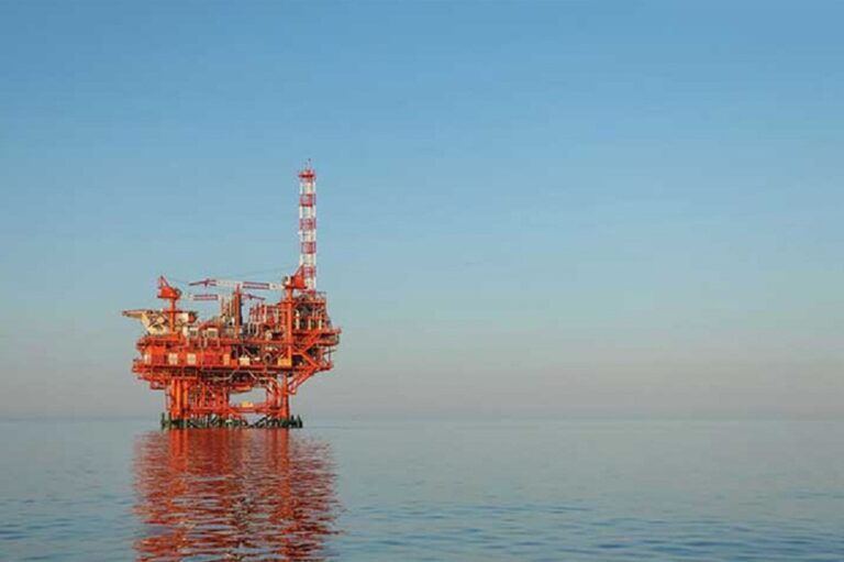 Govt to issue licenses for 900 offshore oil blocks to foreign firms