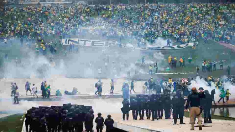 Pro-Bolsonaro rioters storm key government buildings in Brazil!