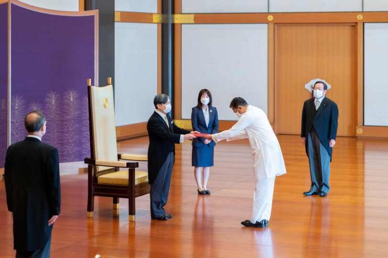 Ambassador E Rodney Perera Presents Credentials to the Emperor of Japan