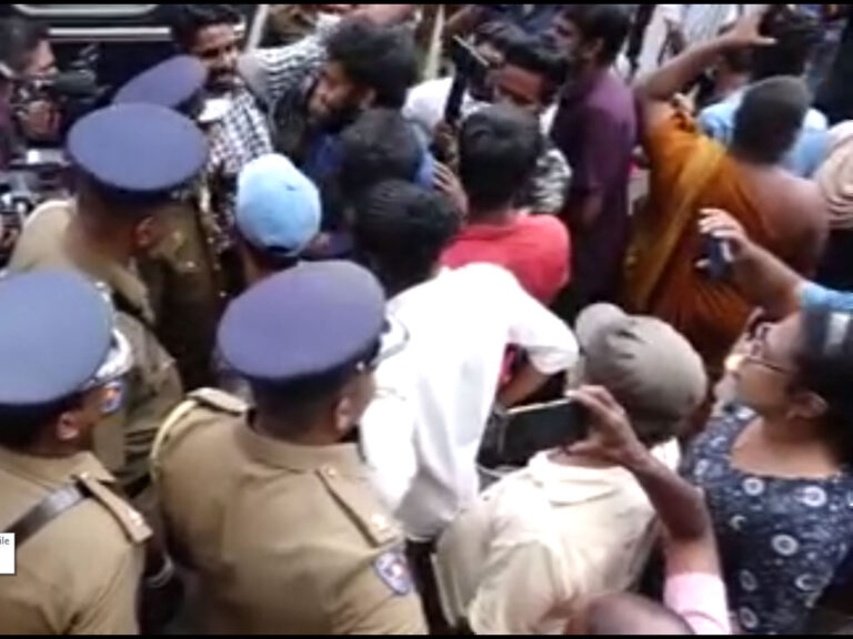 Clash between Police and protesters at Technical Junction (VIDEO)