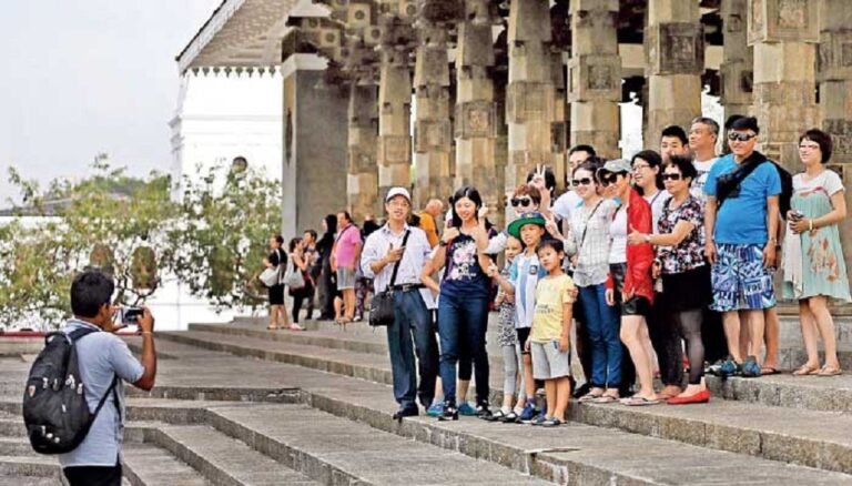 Chinese travelers in two minds for tours in Sri Lanka