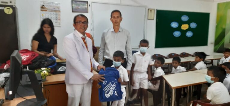 Nelum Yaya CSR: School bag distribution program for 30 low-income children of Ananda Shastralaya – Kotte