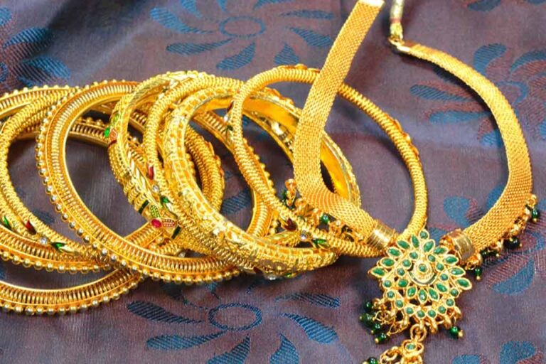 Price of gold drops following Rupee appreciation