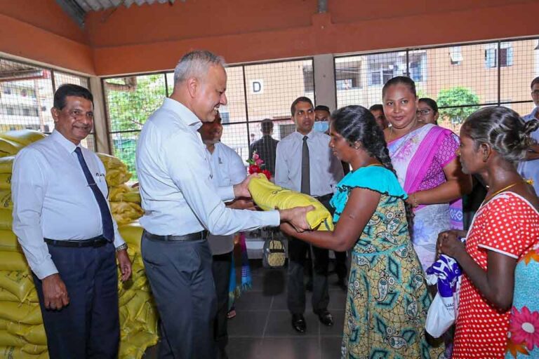 Free rice distribution programme to 2.9 million low-income families initiated from Colombo