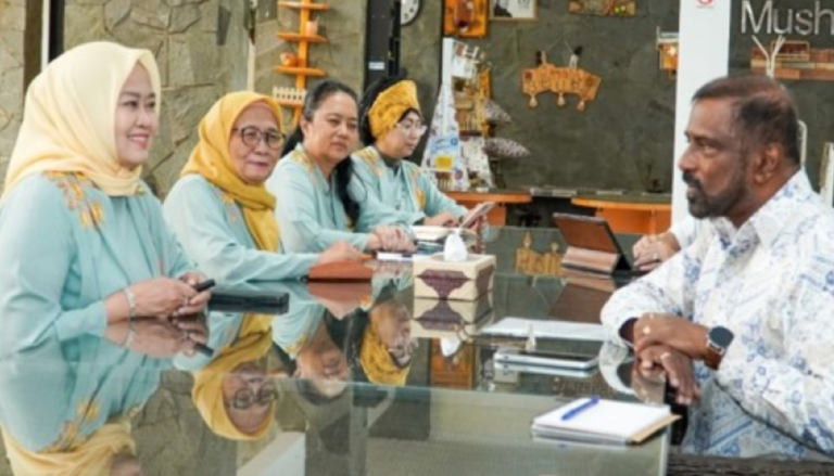 Ambassador of Sri Lanka visits West Java Craft Council of Indonesia￼