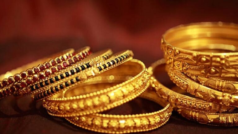 Gold prices drop, merchants say
