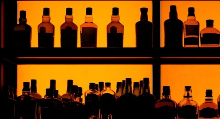 SL‘s alcohol tax revenue drops to 12.2 % missing the 2023 target of Rs.217 billion.