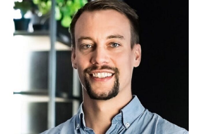 Image-1-Ondrej-Lang-Co-Founder-and-CEO-Feelo-429x420